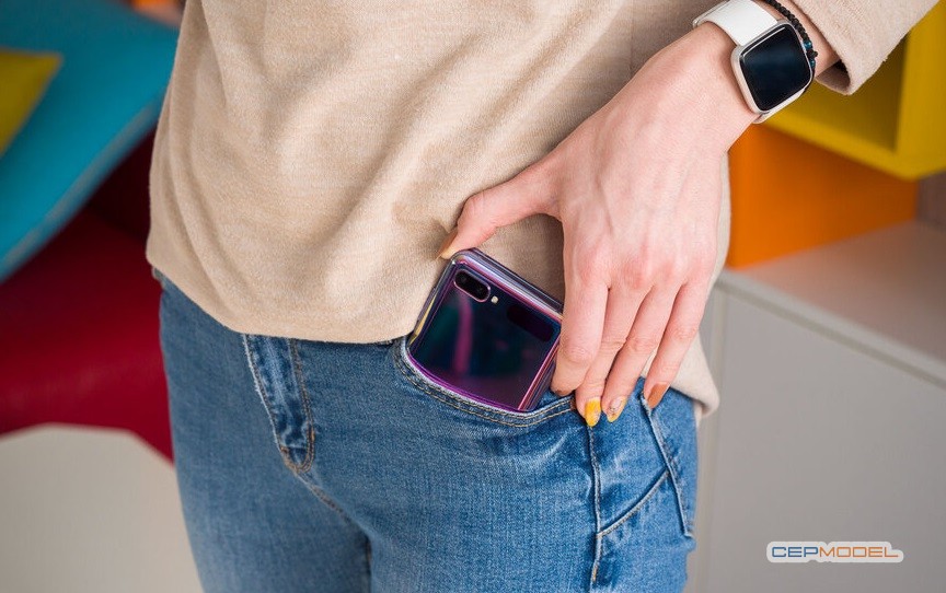 Samsung Galaxy Z Flip İnceleme - 2 Haftalık Kullanım Testi Samsung Galaxy Z Flip inceleme 1 - Samsung Galaxy Z Flip İnceleme - 2 Haftalık Kullanım Testi